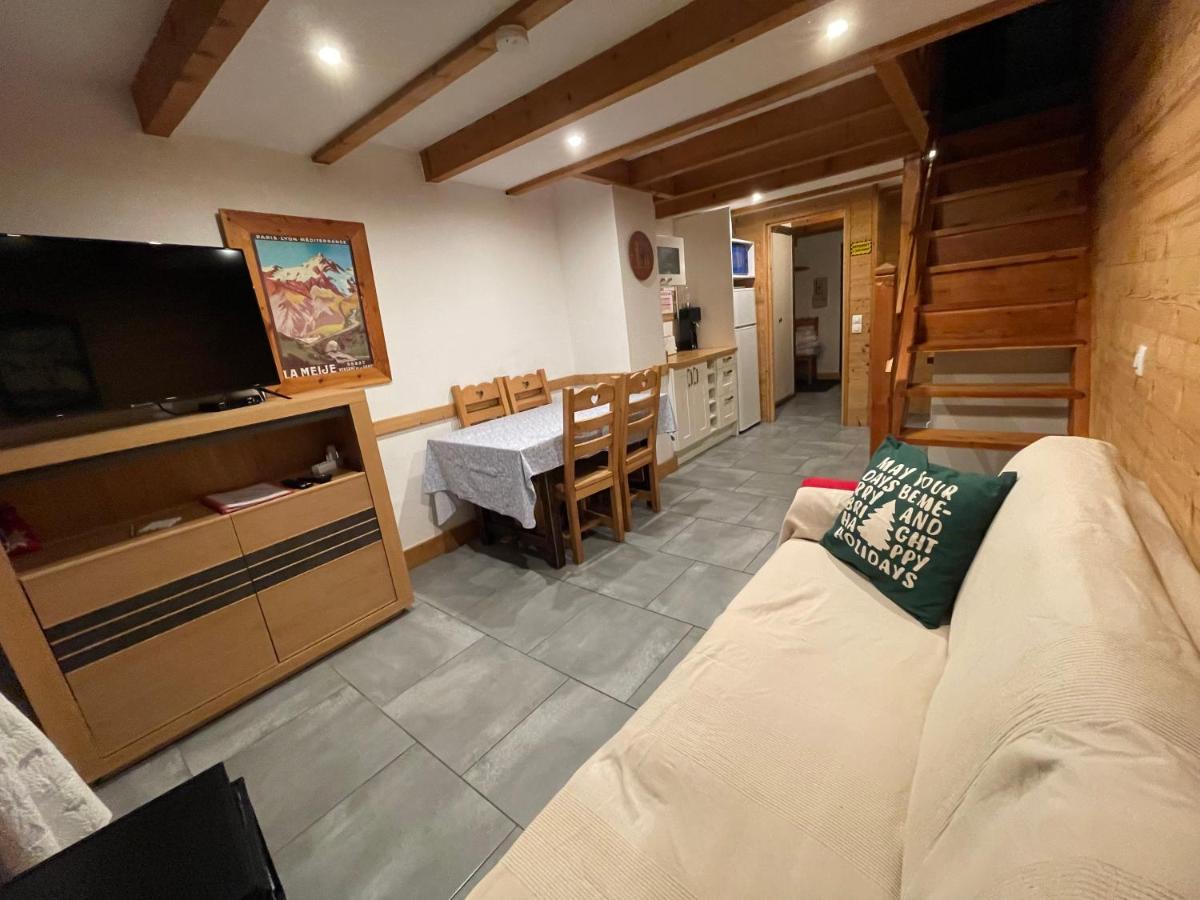 L Alpin Bel Appartement Avec Terrasse Dans Vieille Ferme De Montagne Renovee 莱索尔 外观 照片